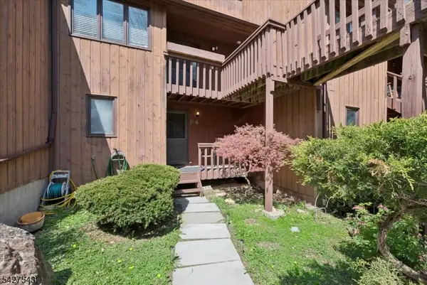15 Village Way #4, Vernon Twp., NJ 07462