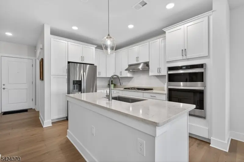 4 Vanderbilt Blvd #404, Florham Park, NJ 07932 - #3