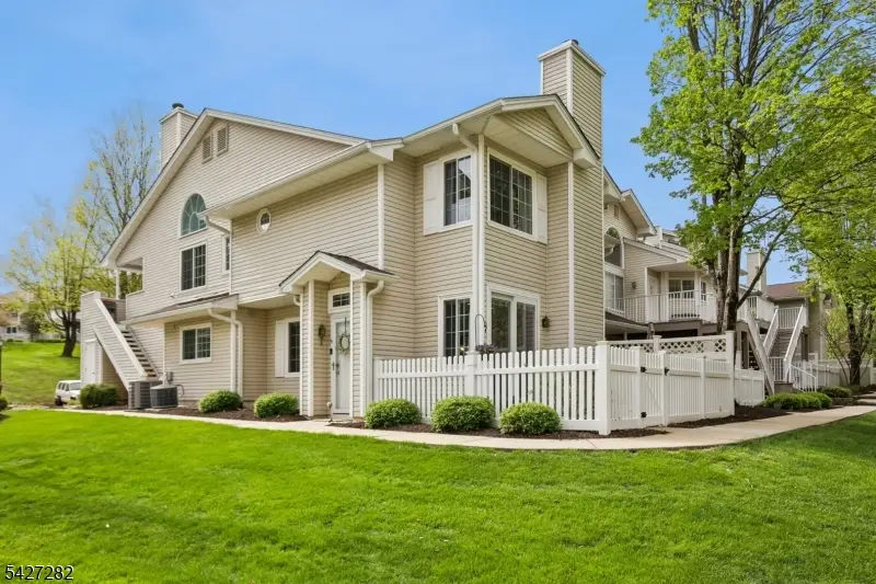 9 Sussex Court, The Hills, NJ 07921 - #1