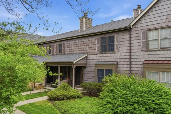 29 Oriole Dr, Allamuchy Twp., NJ 07840