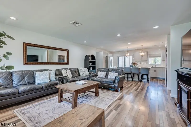 520 Oak St, Kenilworth, NJ 07033 - #3