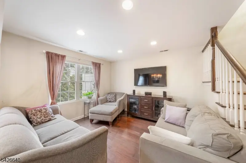 38 Angela Way, Berkeley Heights, NJ 07922 - #3