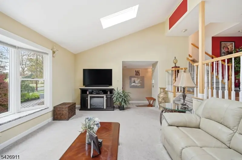 4 Winfield Dr, Parsippany, NJ 07054 - #3