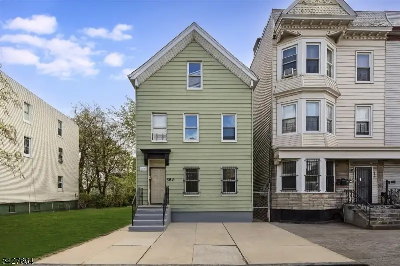 580 Hunterdon St, Newark, NJ 07108 - #1