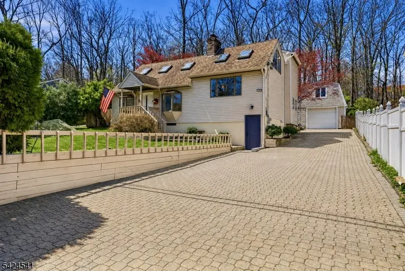 7 Pathfinder Trl, Jefferson, NJ 07885 - #1