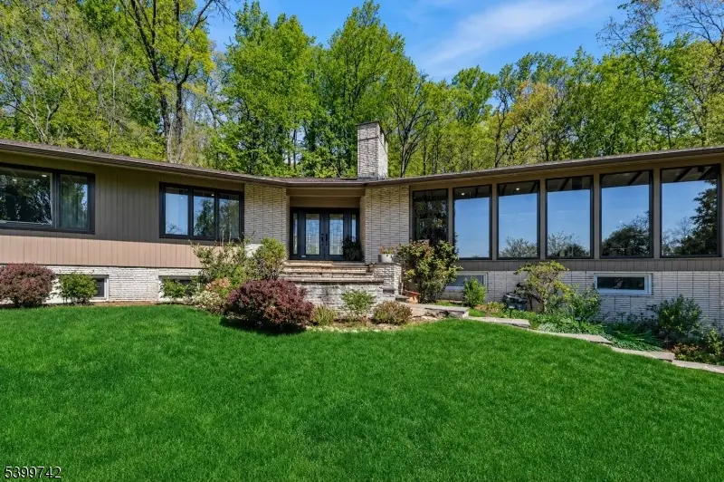 38 Farview Rd, Millburn, NJ 07041 - #1