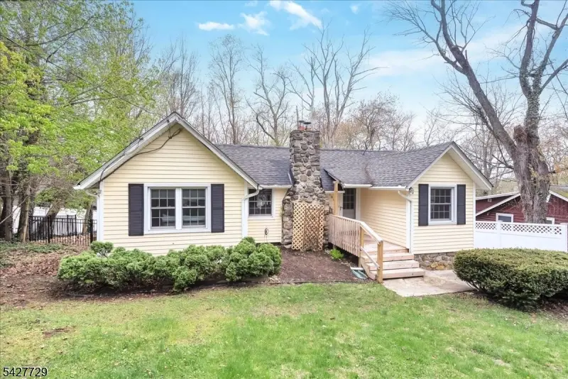 109 Grandview Rd, Highland Lakes, NJ 07422 - #2