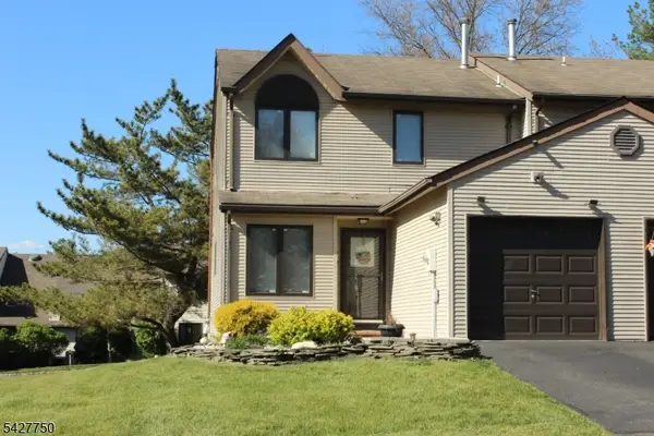 25 Holly Ct, Raritan Twp., NJ 08822