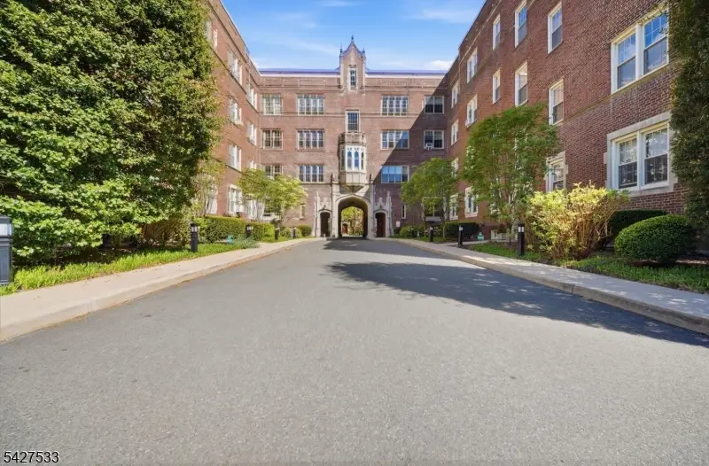 133 Summit Ave #43, Summit, NJ 07901 - #1