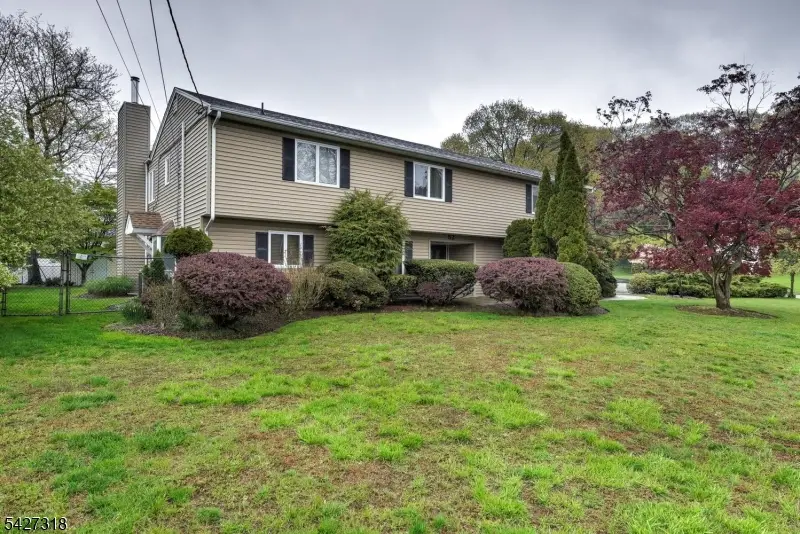 52 Ashburn Rd, Preakness, NJ 07470 - #3