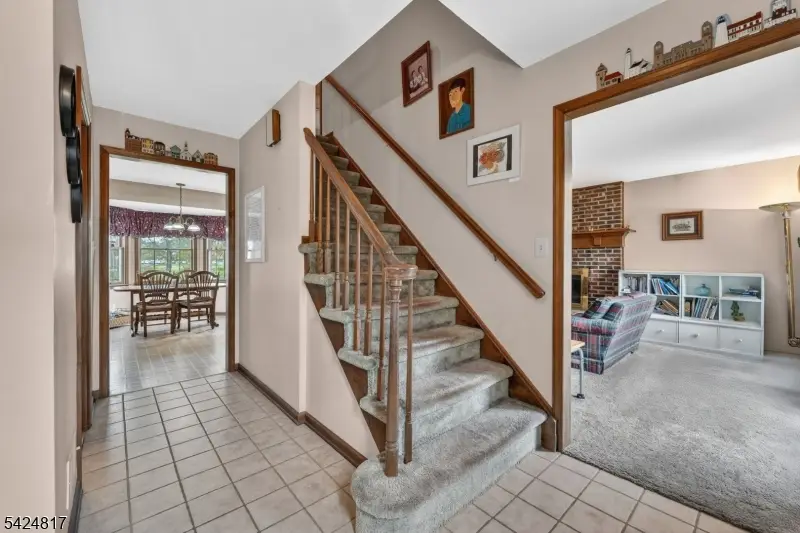 2 Rittenhouse Cir, Raritan, NJ 08822 - #3