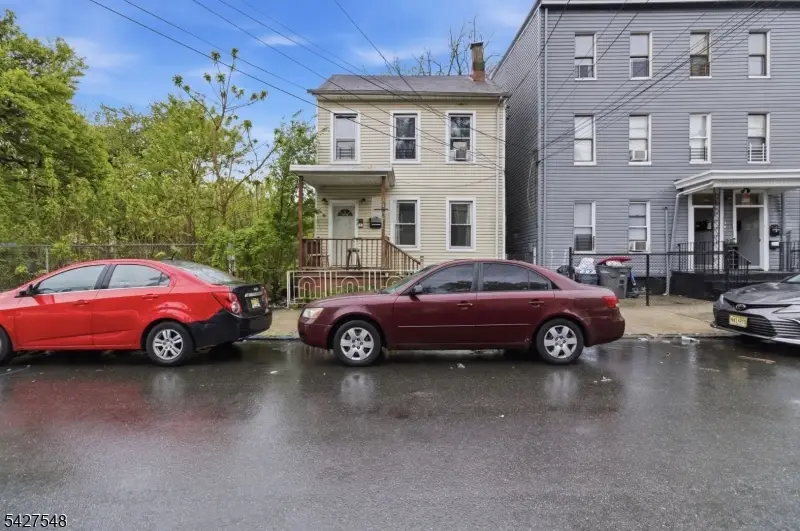 31 Hillman St, Paterson, NJ 07522 - #1