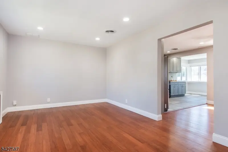 40 Winslow Ter, Fair Lawn, NJ 07410 - #3