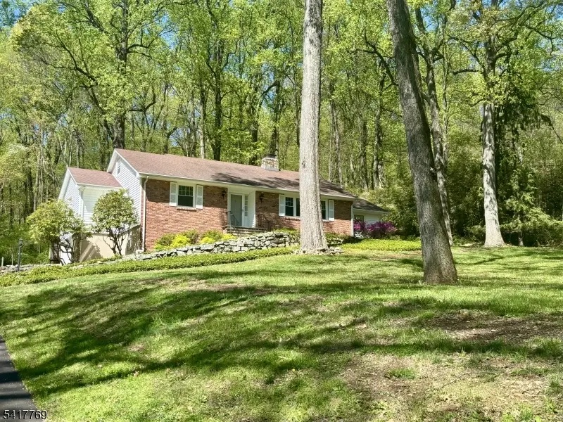 9 Henderson Hill Rd, Union, NJ 08827 - #1