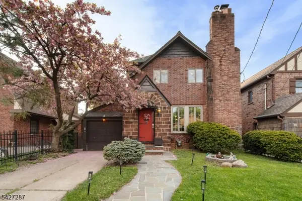 16 Summit Rd, Clifton City, NJ 07012