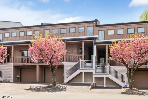 1253 Stephanie Dr, North Caldwell Boro, NJ 07006