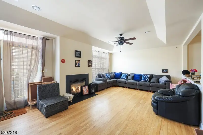 1427 Barnhardt Ln, Rahway, NJ 07065 - #2