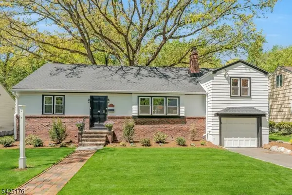 46 Chestnut Hill Pl, Glen Ridge Boro Twp., NJ 07028