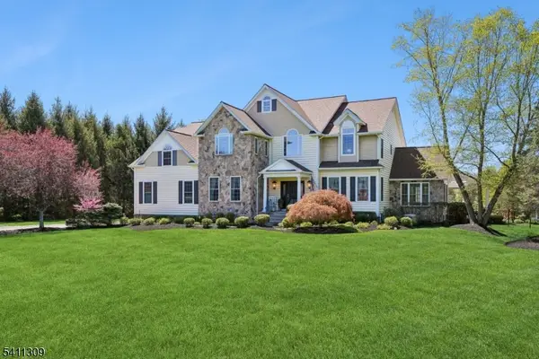 1 Jordan Ct, Washington Twp., NJ 07853
