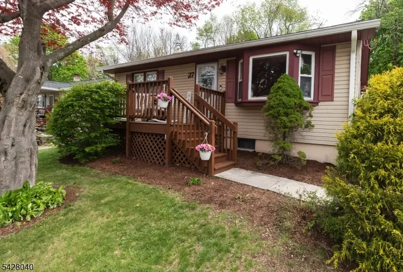 27 E Shore Trl, Hardyston, NJ 07460 - #2