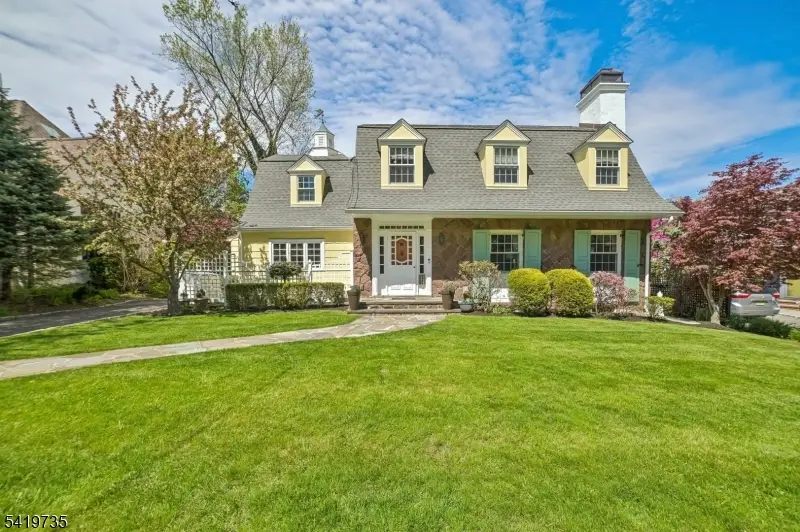 11 Hawthorne Road, Millburn, NJ 07078 - #3