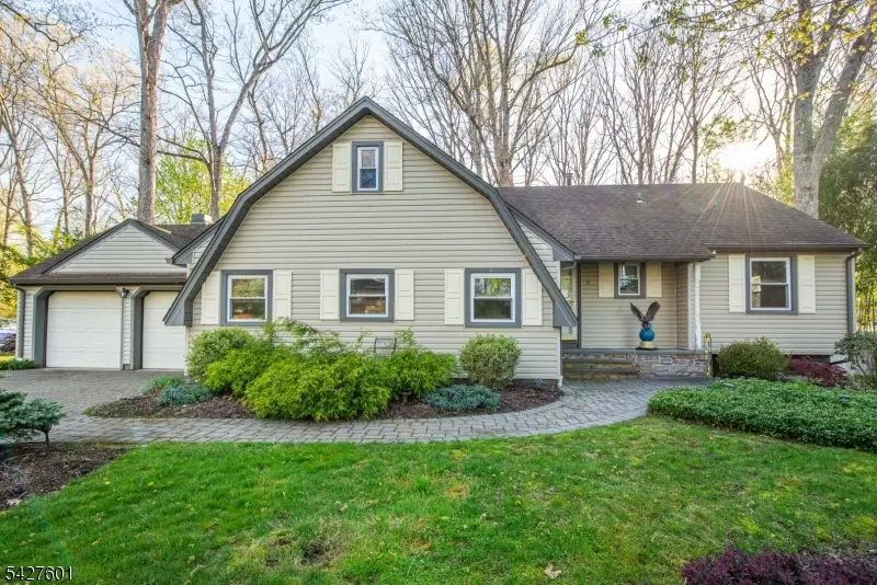 16 E Circuit Dr, Succasunna, NJ 07876 - #1