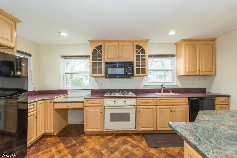 16 E Circuit Dr, Succasunna, NJ 07876 - #2