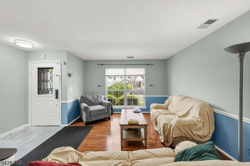 150 Nantwich Ct, Franklin, NJ 08873 - #2