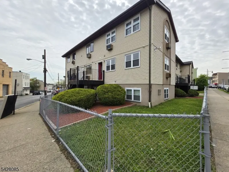 583 Main St #9, Paterson, NJ 07503 - #1