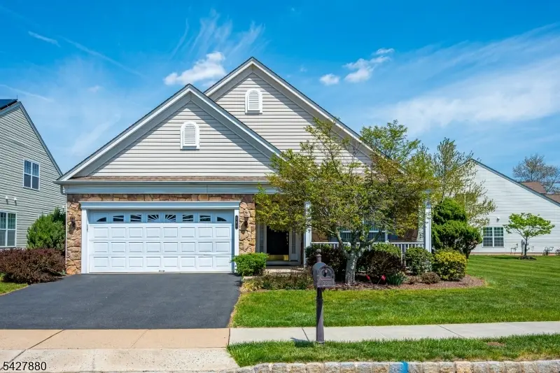 281 Longwood Ln, Franklin, NJ 08873 - #1