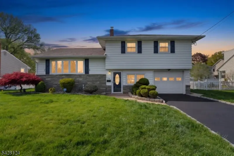 36 Charles St, Clark, NJ 07066 - #1