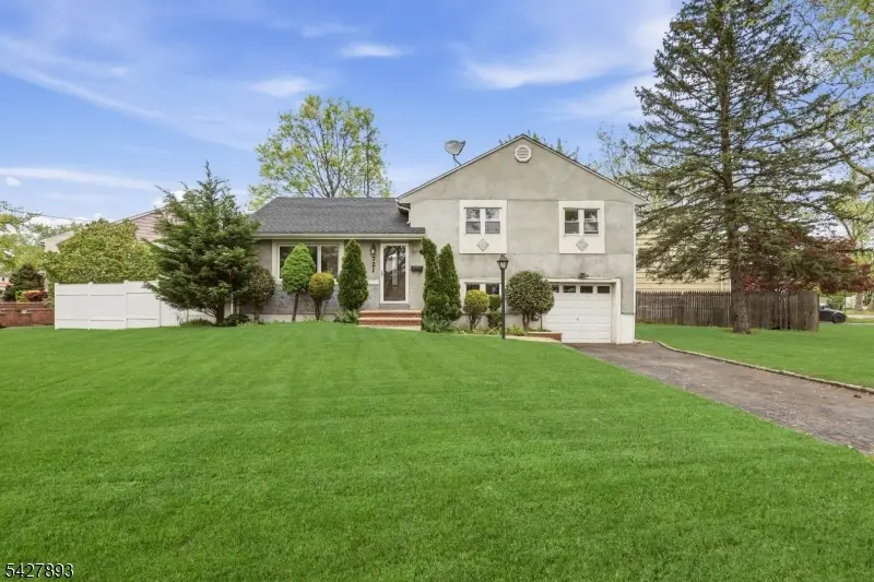 721 Beechwood Rd, Linden, NJ 07036 - #1