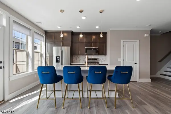 81 Arnold Dr, Wood-Ridge Boro, NJ 07075