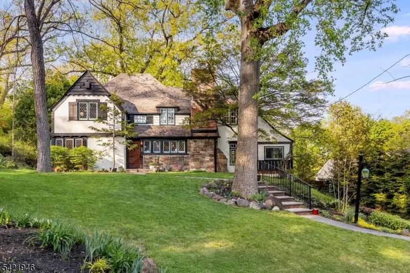 5 Fairview Ter, Maplewood, NJ 07040 - #1