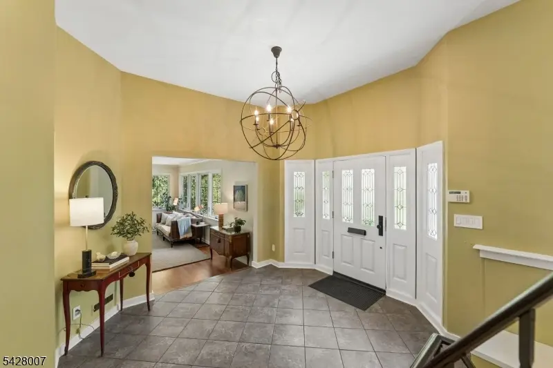 29 Knob Hill Dr, Summit, NJ 07901 - #2