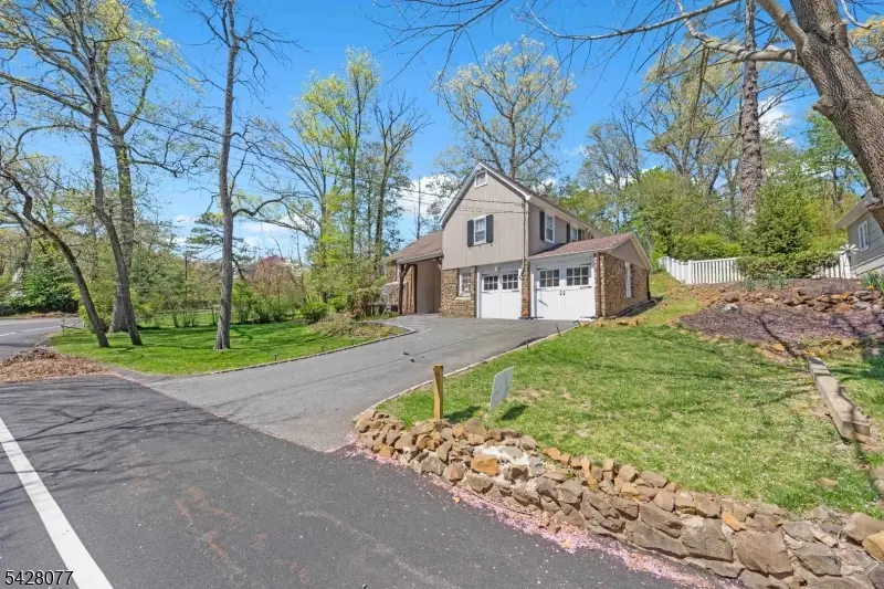 2637 Skytop Dr, Scotch Plains, NJ 07076 - #3