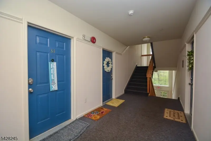 33 Crestview Ln, Mount Arlington, NJ 07856 - #3