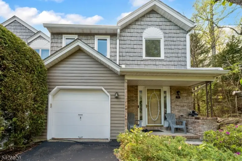 94 Edgefield Dr, Parsippany Troy Hills, NJ 07950 - #2