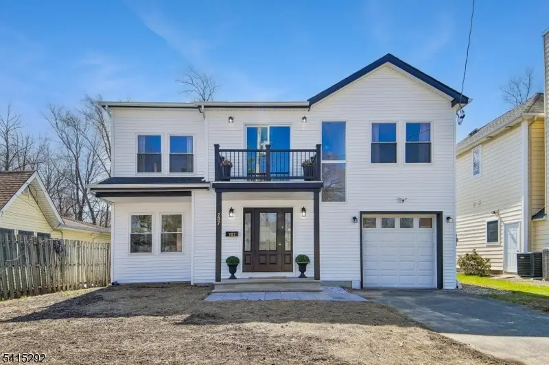 207 Lake Shore Dr, Lake Hiawatha, NJ 07034 - #1