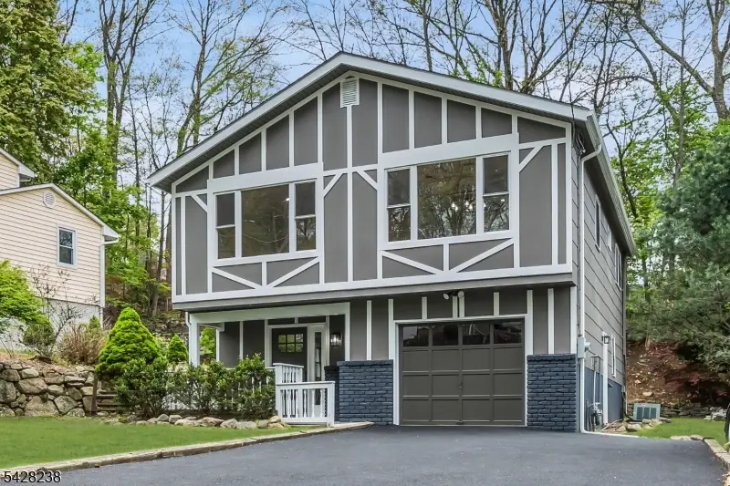 26 Laurie Rd, Landing, NJ 07850 - #1