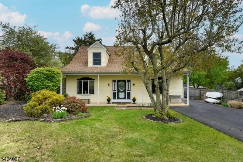 15 Shaffer St, Branchburg, NJ 08876 - #1