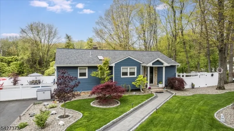 30 Foxcroft Rd, Rainbow Lakes, NJ 07834 - #1