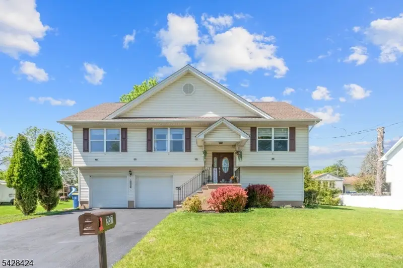 337 Boesel Ave, Manville, NJ 08835 - #1