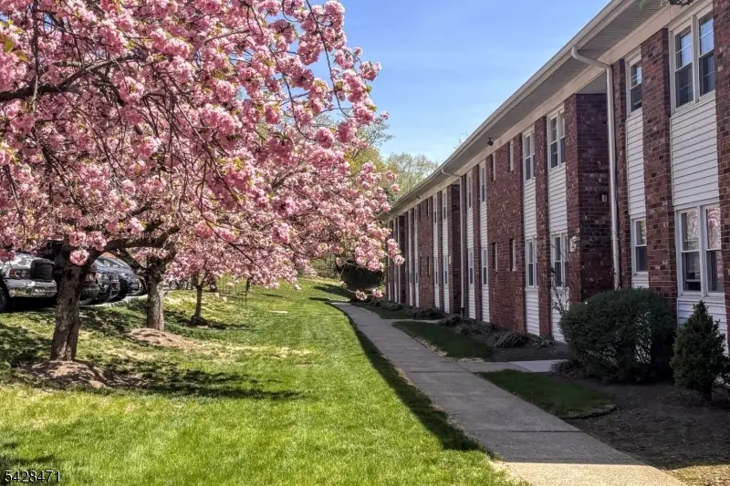 100 Pierson Miller Dr #11, Pompton Lakes, NJ 07442 - #2