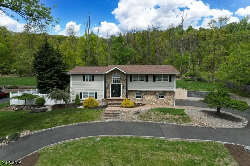13 Forest Ln, Green Brook, NJ 08812 - #2