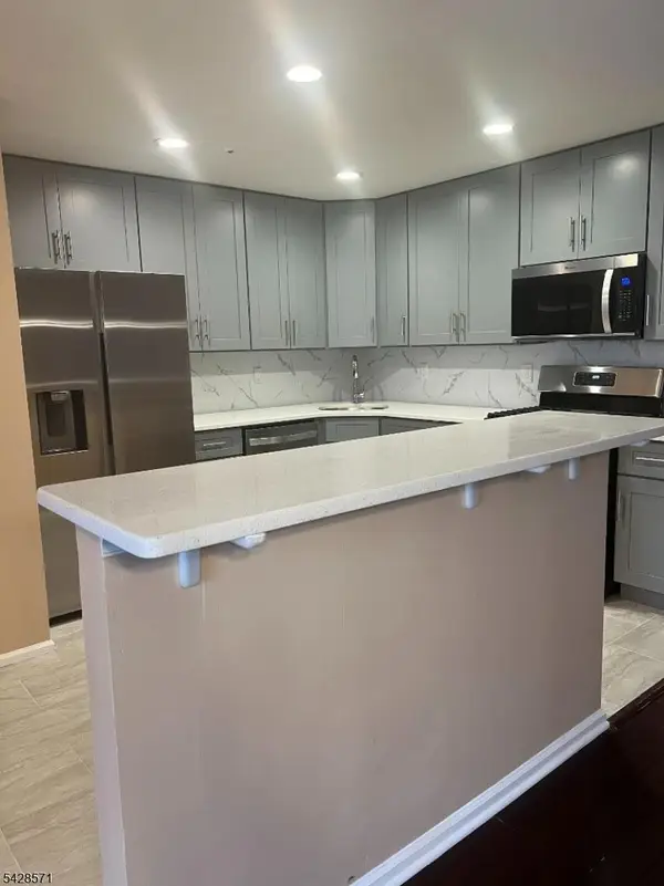 15 Potomac Dr, Bernards Twp., NJ 07920