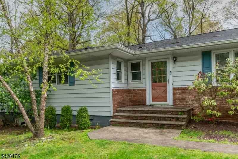 19 Floral Rd, Raritan, NJ 08822 - #2