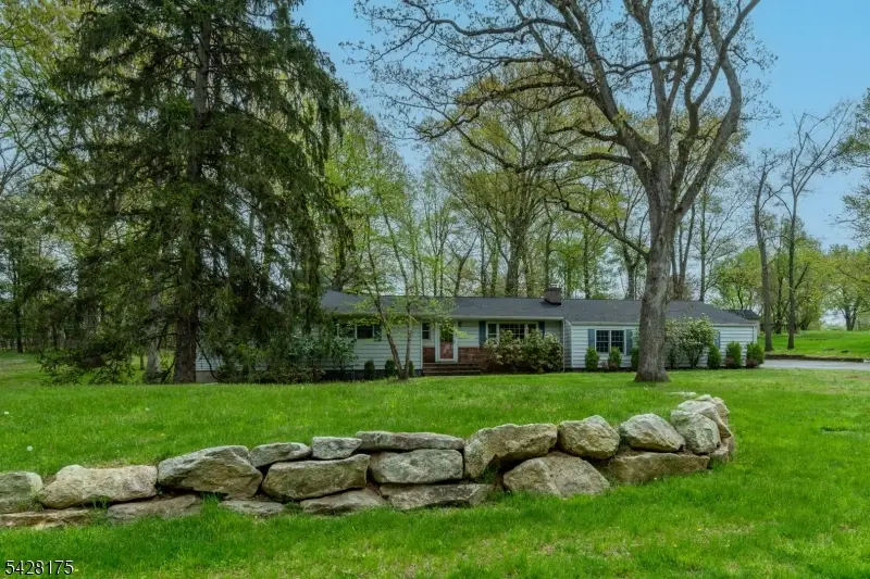 19 Floral Rd, Raritan, NJ 08822 - #3