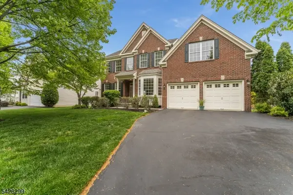 87 Crestview Dr, Clinton Twp., NJ 08801
