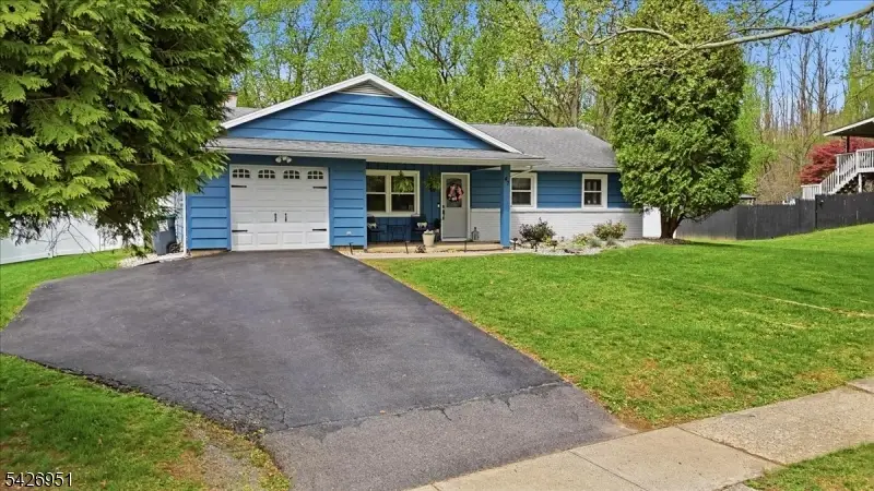 47 Pudding Stone Way, Lopatcong, NJ 08865 - #2